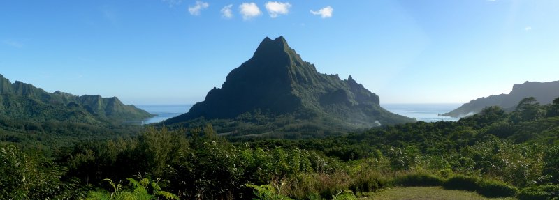 34- Baie d'Opunohu, mont Rotui, et baie de Cook 